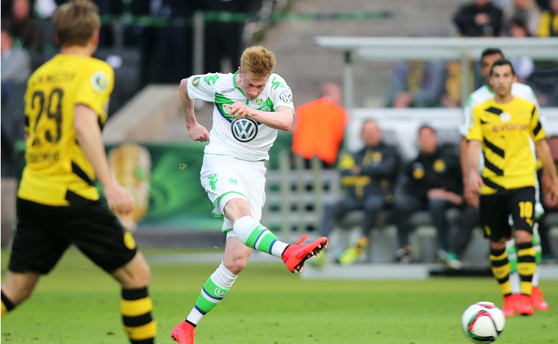 巴黎人报：萨福诺夫四场仅失三球，大巴黎一门之争已经白热化（巴黎人报：萨福诺夫四战仅丢3球，巴黎门将一号位竞争进入白热期）