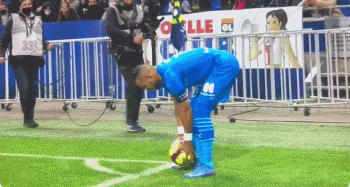 又隐身了？哲凯赖什对阵维拉10项数据挂0，6次丢失球权