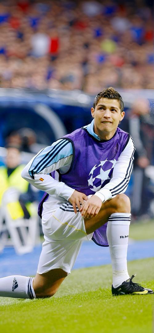 2.53米，麦克托米奈创下倒钩射门脚尖高度新的世界纪录