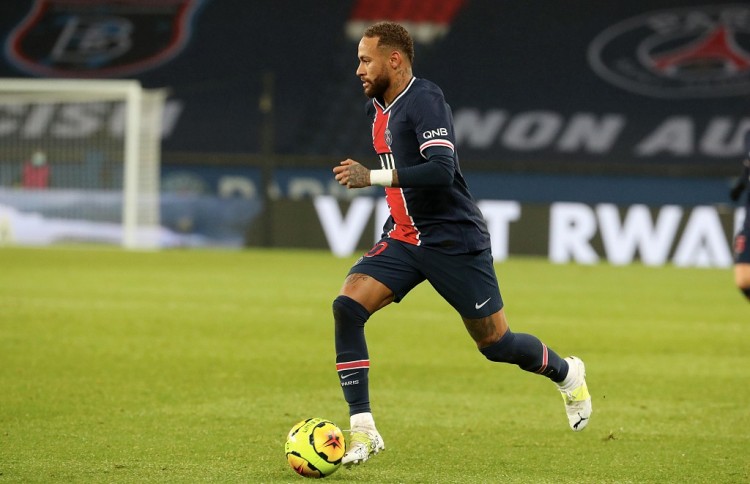 合肥狂风在CBA杯赛中以97-80击败江苏肯帝亚，创NBL首次大胜CBA球队纪录，引发热议。