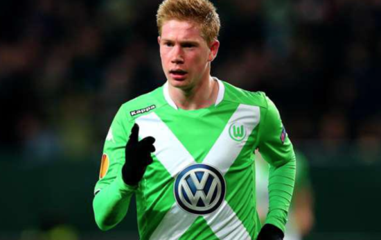 欧冠淘汰赛门票暴涨引发球迷抗议（欧冠淘汰赛票价飙升引发球迷集体抗议）